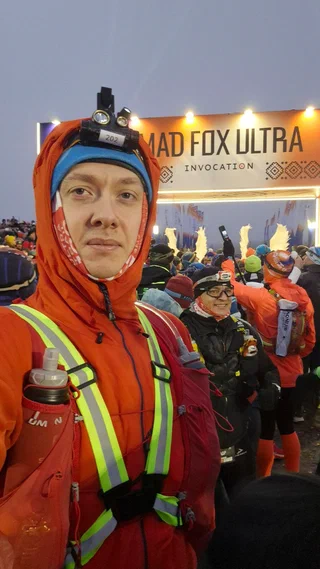 Портрет перед аркой Mad Fox Ultra