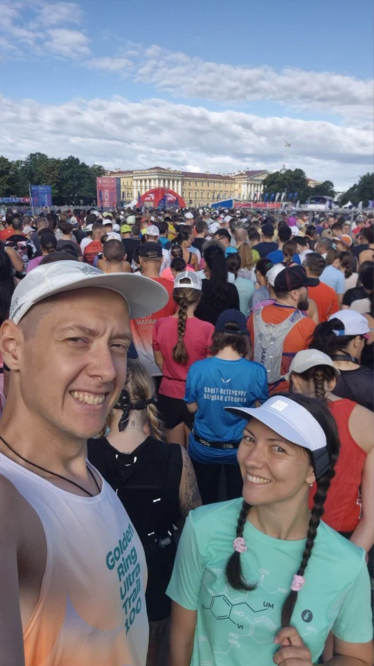Фото вдвоём в толпе участников забега